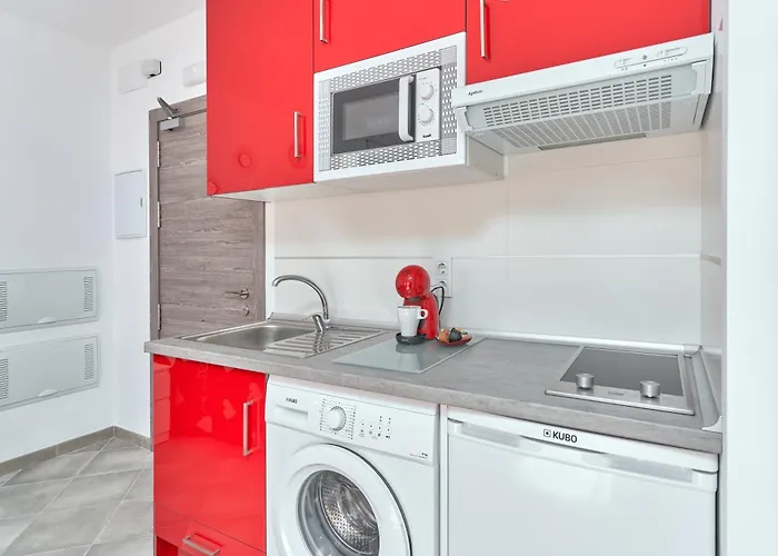 Boutique 202 Deluxe *